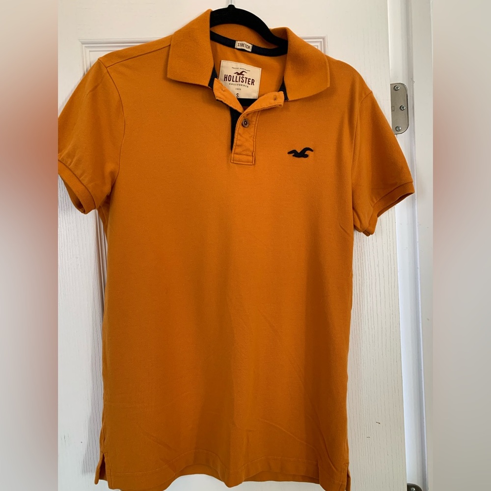 Holister Guys Polo- Size Small in sunset orange
